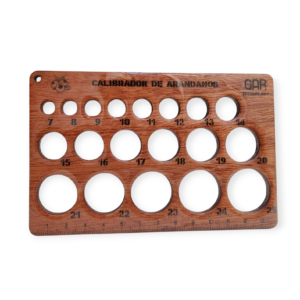 Calibrador tipo tableta 7-25 / madera cedro